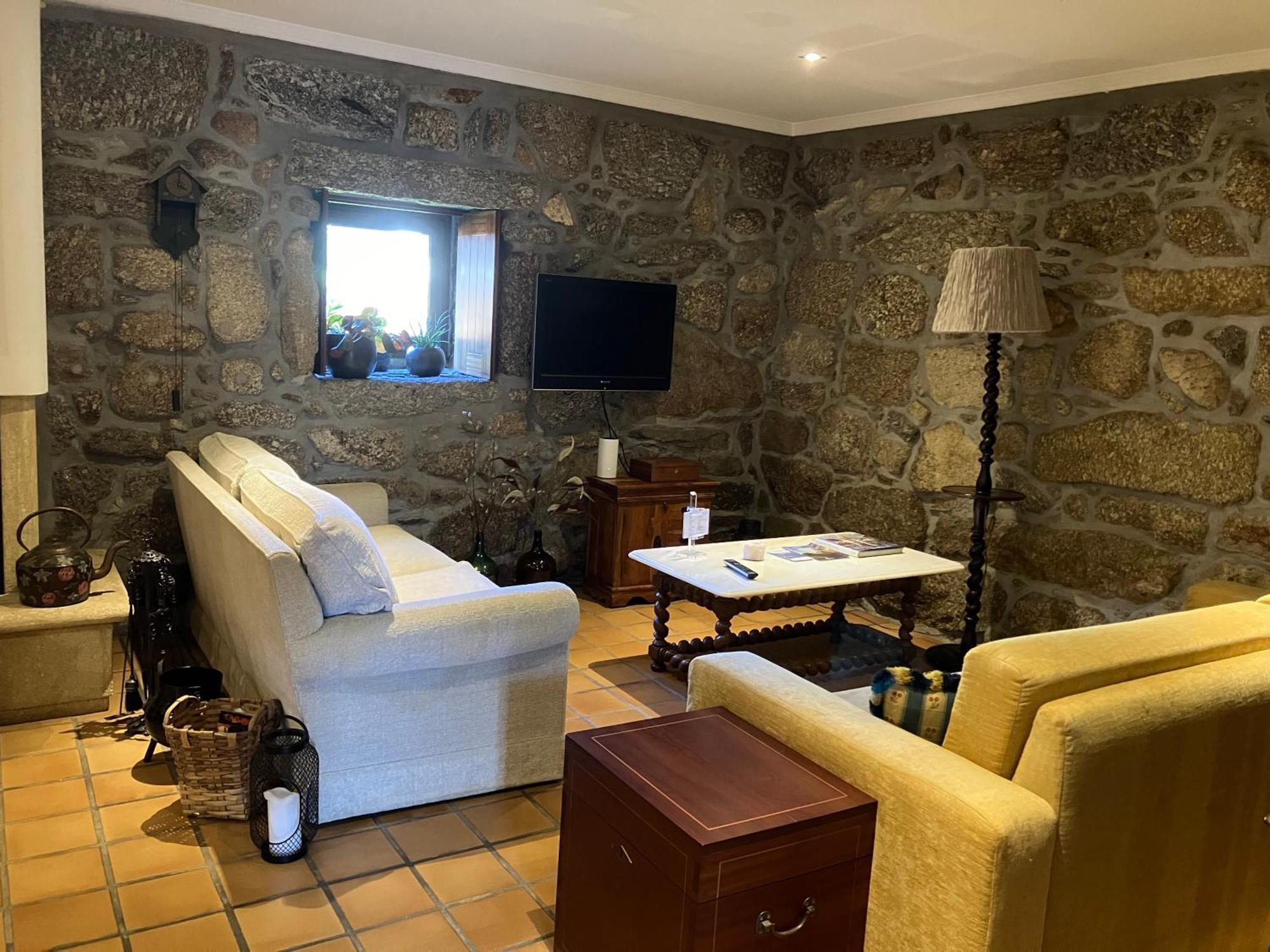 Bergui Guesthouse - Em Guimaraes Desde 2017 Luaran gambar