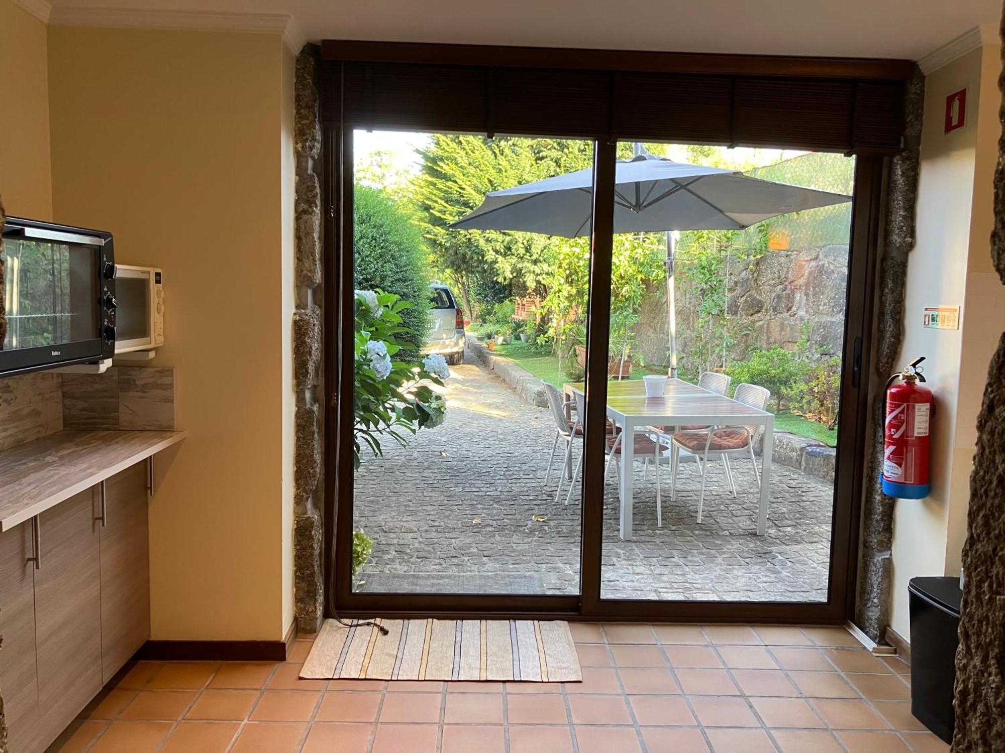 Bergui Guesthouse - Em Guimaraes Desde 2017 Luaran gambar