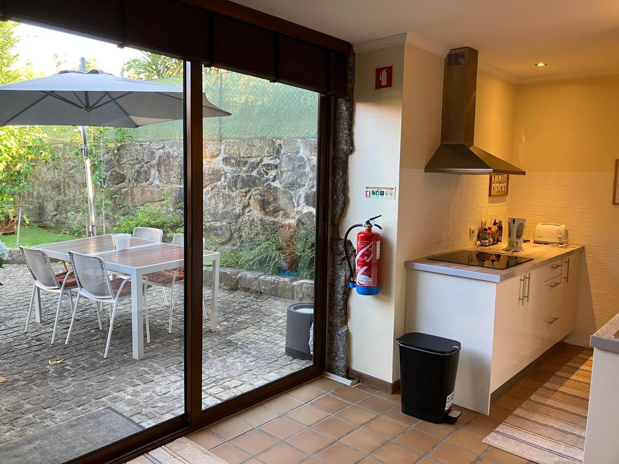 Bergui Guesthouse - Em Guimaraes Desde 2017 Luaran gambar