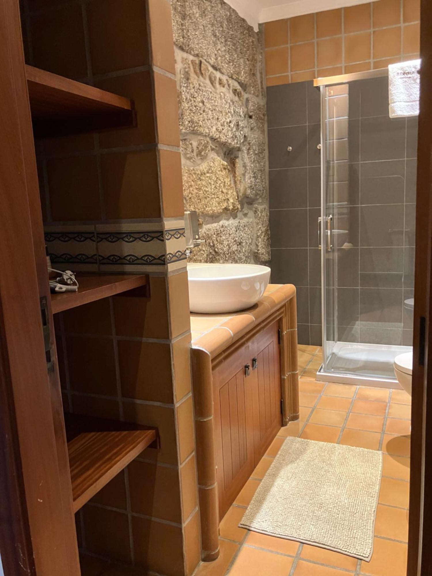 Bergui Guesthouse - Em Guimaraes Desde 2017 Luaran gambar